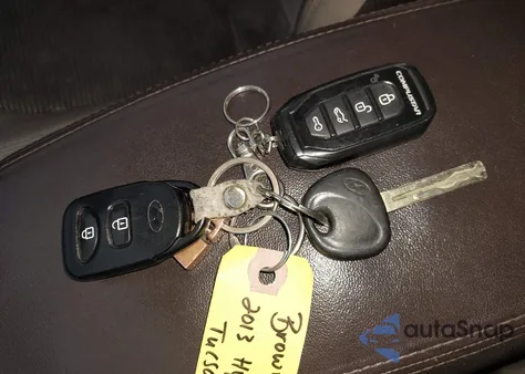 2013 Hyundai Tucson Gls z USA, uszkodzony, nr VIN KM8JUCAC4DU565252